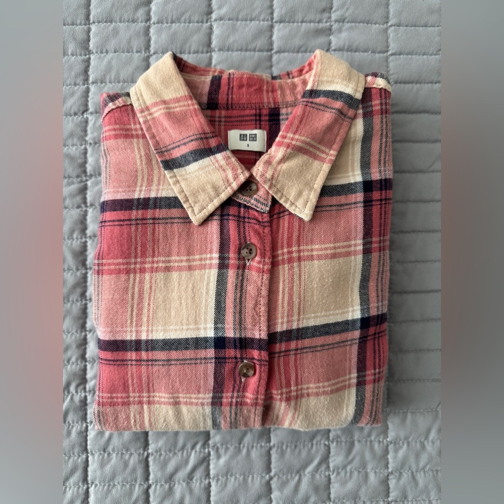 Uniqlo Plaid Flannel style Button-Up Shirt